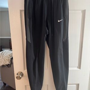 Nike Therma-Fit Black Jogger Size Medium